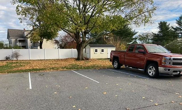 Linden Dr, Danvers — Photo 2