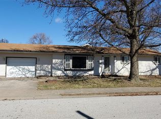 430 S 7th St, Wood River, IL 62095