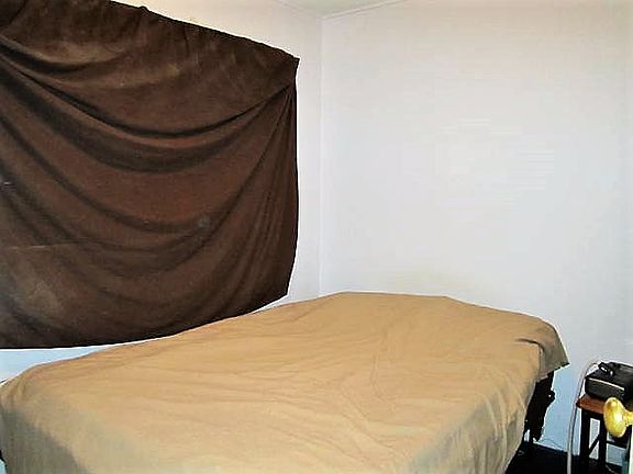 5th image of 1601 Grove Dr