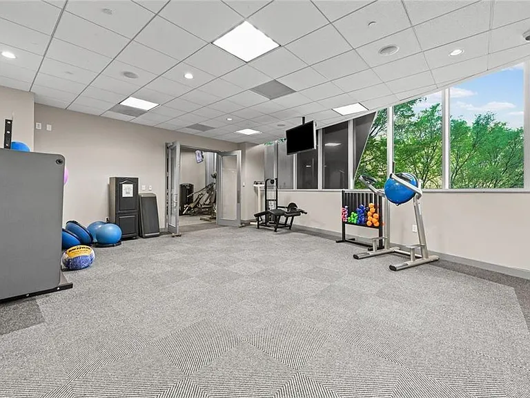 3338 Peachtree Rd NE #1105 — Photo 40