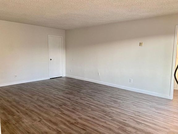 5th image of 3173 Rowena Ave #3173