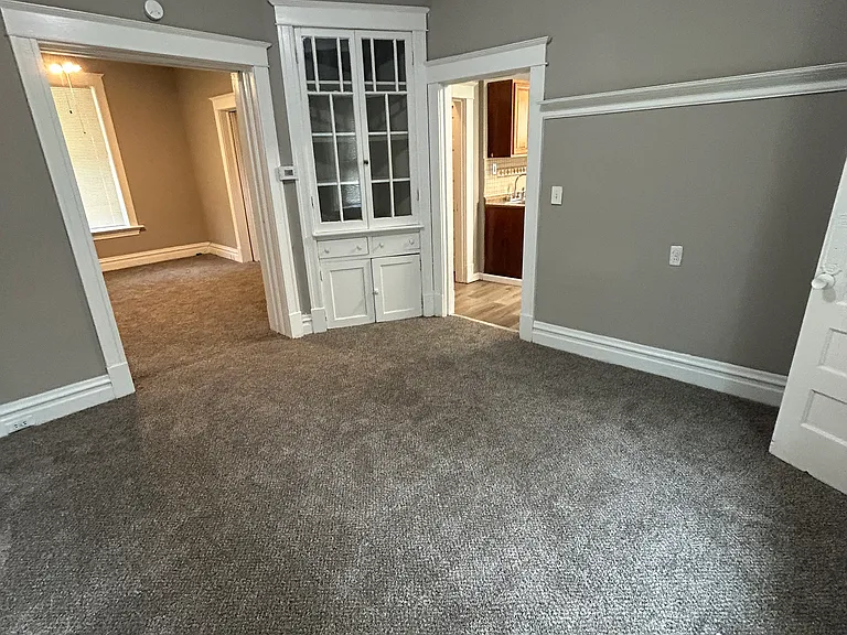 6521 Crest Ave — Photo 4