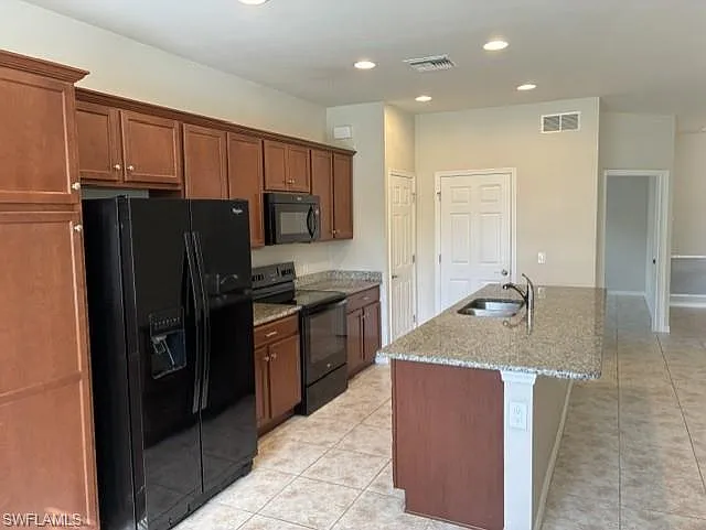3 bed, 2.0 bath, 1901 sqft, $2,550 — Photo 3
