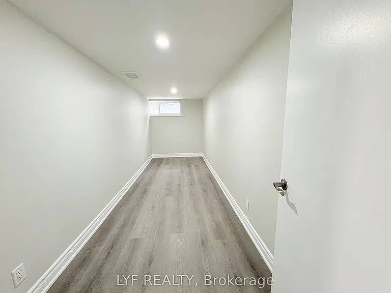 22 Ivordale Cres #2 — Photo 15