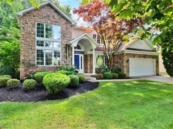 10 Wenden Ct, Bratenahl, OH 44108