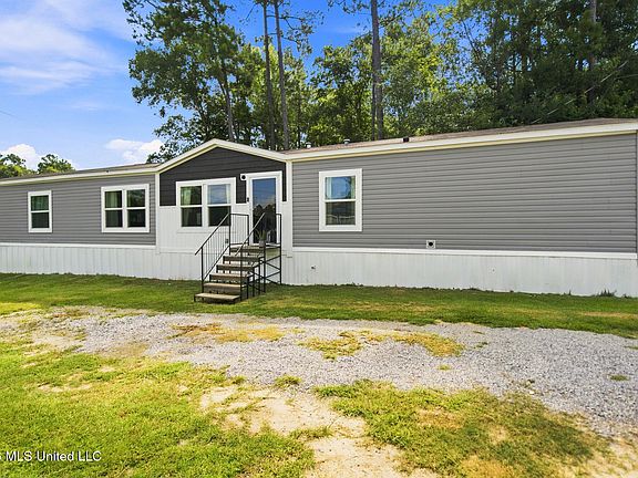 2nd image of 1063 Lilinoe Way