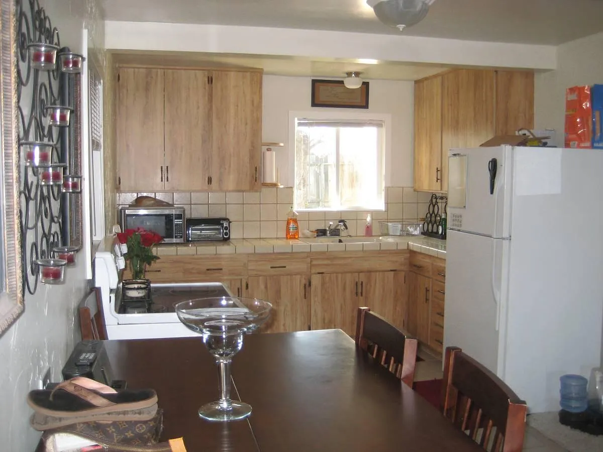 3 bed, 1315 sqft, $2,350 — Photo 2
