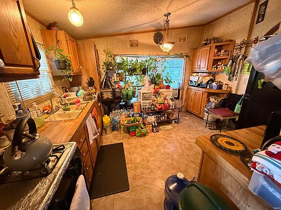2nd image of 435 Turpie St