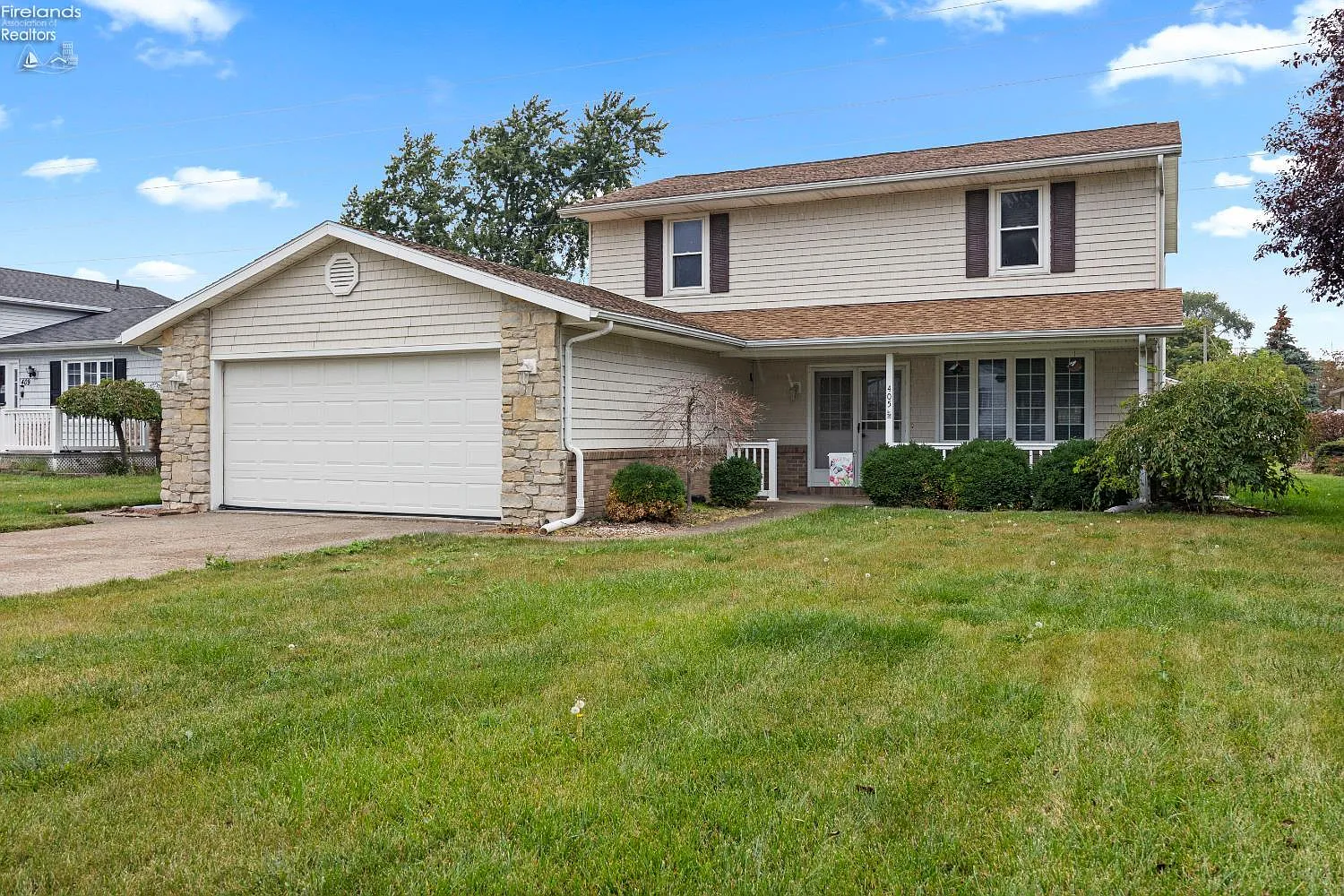 405 Birchwood Dr photo 1