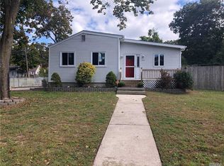 295 Mohican Ave, Ronkonkoma, NY 11779