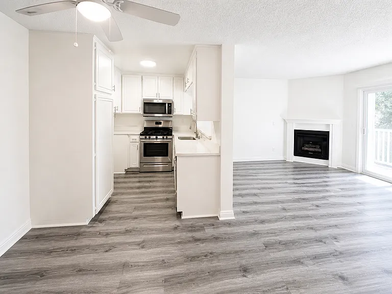 4648 Fulton Ave — Photo 3