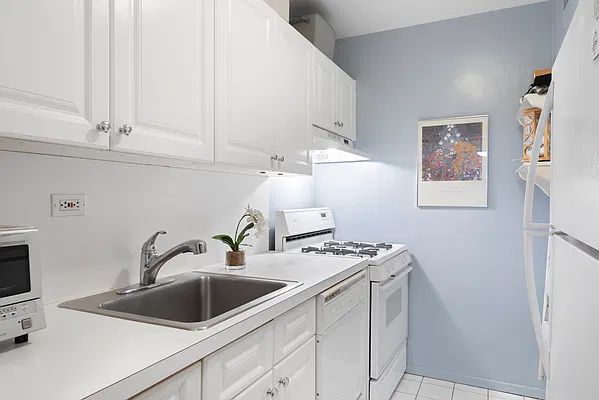 Sold by Douglas Elliman | media 3