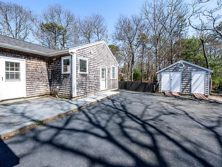 46 Edmar Rd — Photo 11