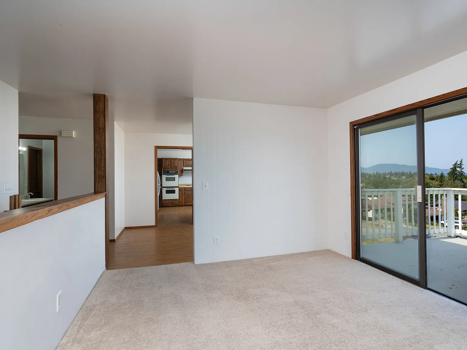 3 bed, 1392 sqft, $2,650 — Photo 4