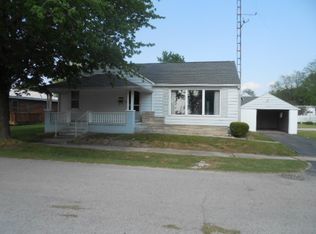 303 Elm St, Odon, IN 47562