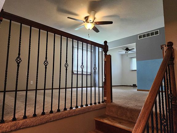 2nd image of 1080 N Ash St
