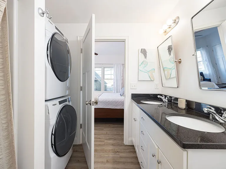128 Ashworth Ave #206 — Photo 4