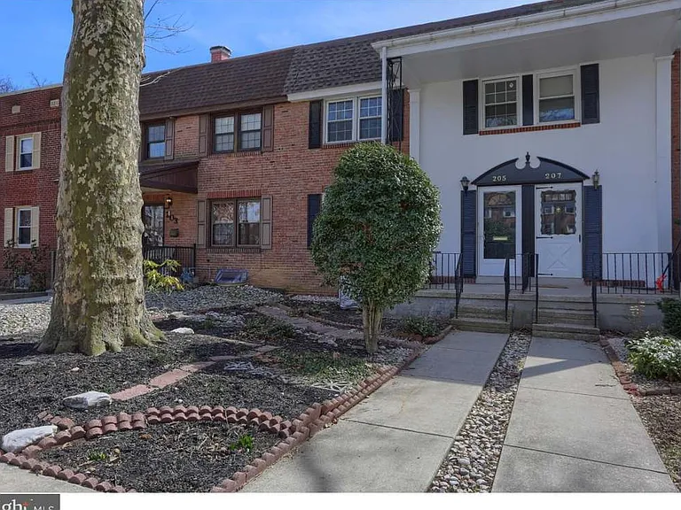 205 Sycamore Rd — Photo 1