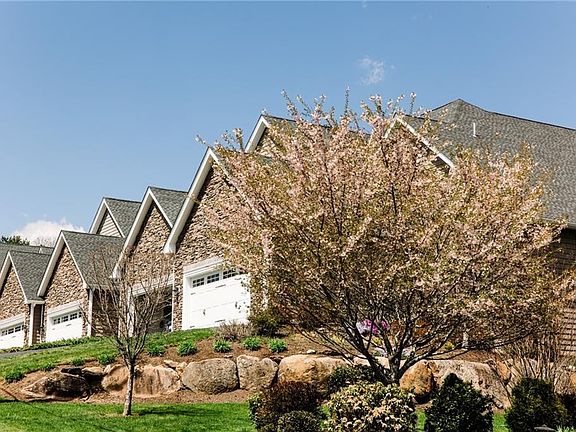2nd image of 9 Wheeler Ln #B
