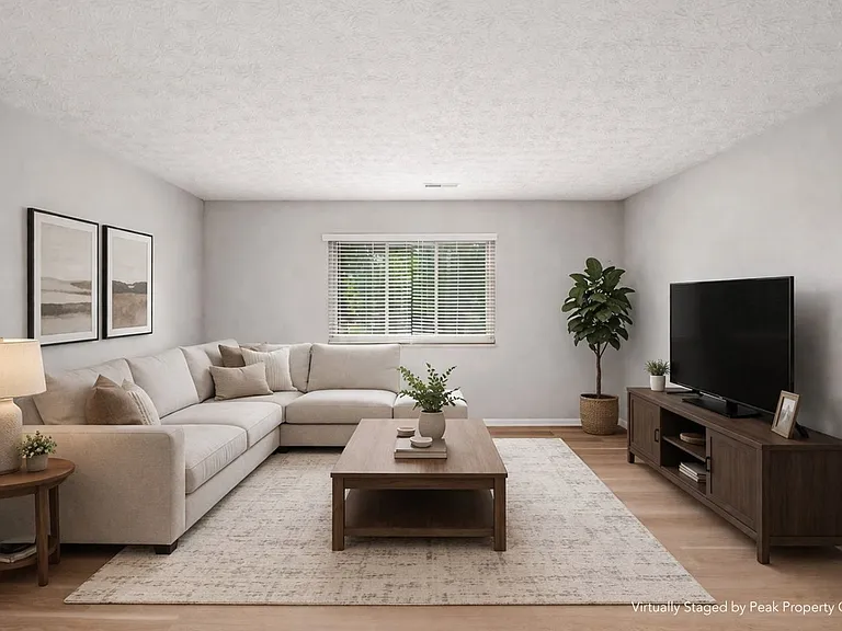 7976 Harmill Dr — Photo 2