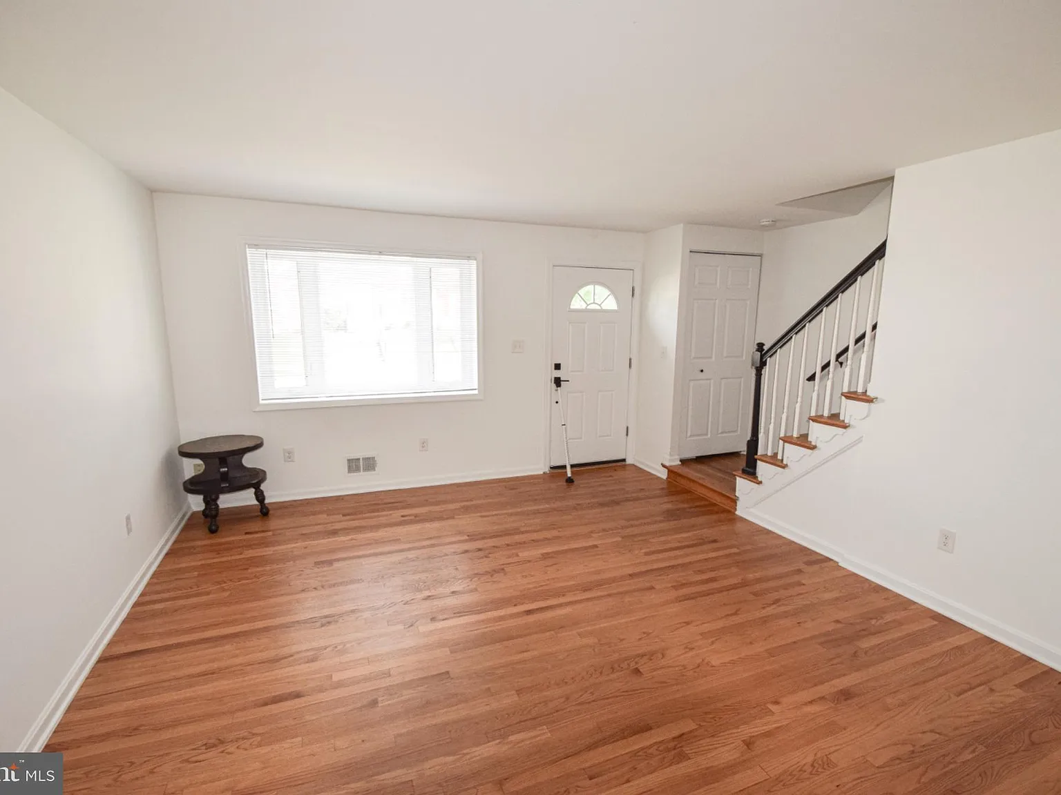 3 bed, 1.5 bath, 1628 sqft, $1,995 — Photo 2