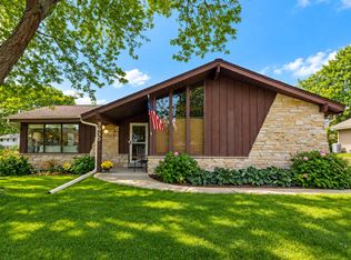 3635 S Greenlawn Ter, New Berlin, WI 53151