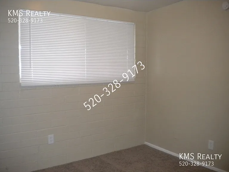1711 E Canada St — Photo 13