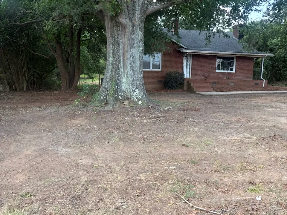 825 River Hwy