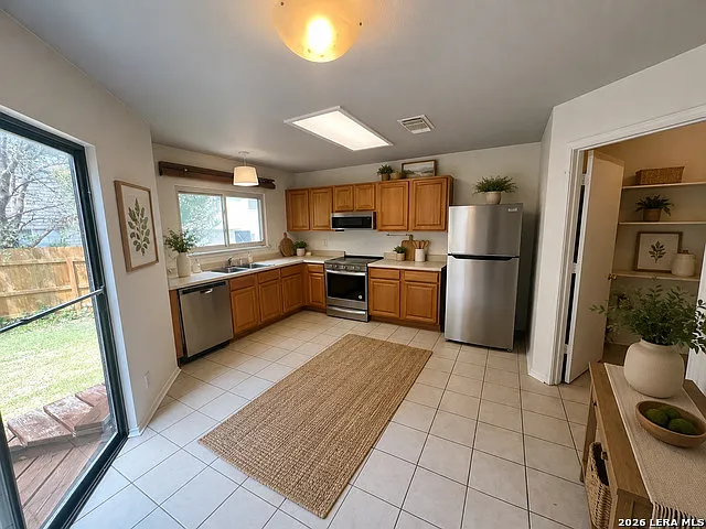 47 Latrobe Post — Photo 5