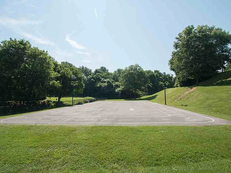 Whispering Oaks — Photo 25