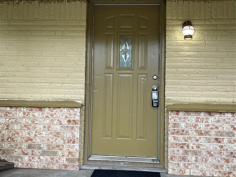 4803 Geraldine St — Photo 9