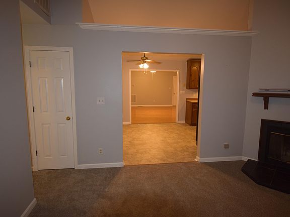 4th image of 27 Kiowa Ln