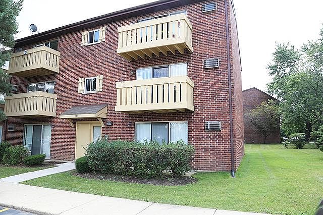 1st image of 187 Pickwick Dr APT D