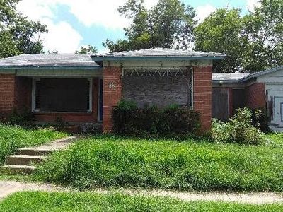 832 E Maddox Ave, Fort Worth, TX, 76104