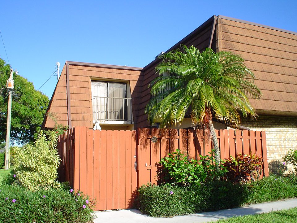 1st image of 1458 N Lawnwood Cir APT 26A