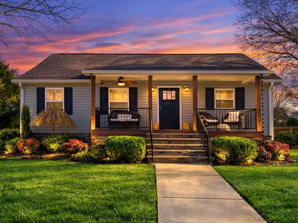 15 Taylor St, Trion, GA 30747