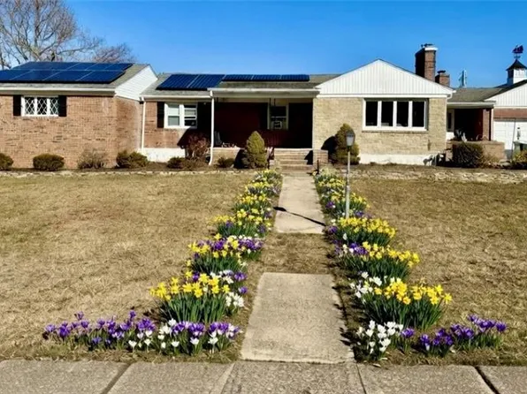 33 Whipple Ave, Westerly, RI 02891