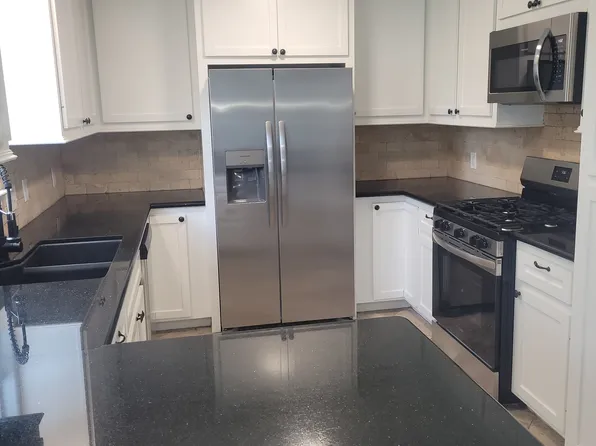 611 Baywood St, Shoreacres, TX 77571