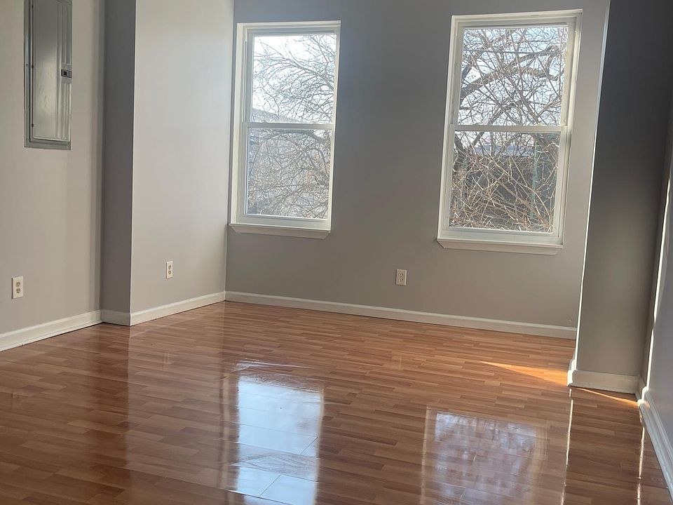1st image of 1512 W Westmoreland St Floor 2