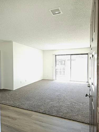 AMBERWOOD APARTMENTS Photo 1