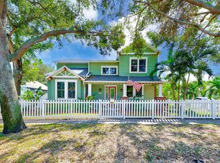 1110 Highland St S, Saint Petersburg, FL 33701