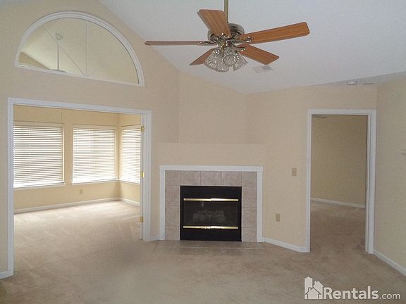 2nd image of 8007 Sultana Cres