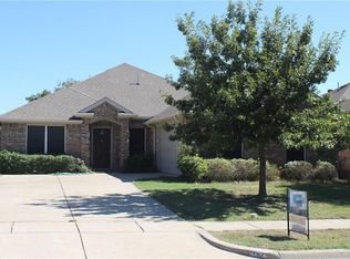 727 Ash Ln, Red Oak, TX 75154