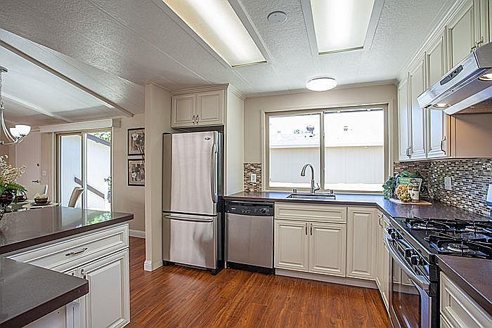 1st image of 219 Mountain Springs Dr