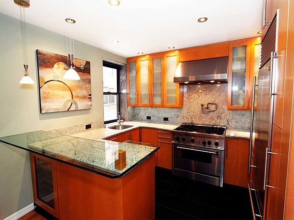 2nd image of 58 Grace Ave APT 1M