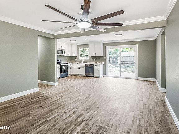 3rd image of 1809 Riverside Dr