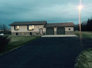 2329 55th St SE, Minot, ND 58701