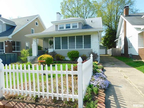 2nd image of 1328 E Hillcrest Pl
