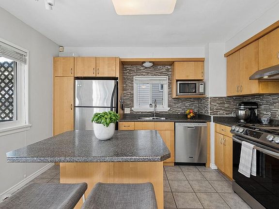 5th image of 4344 Skeena St