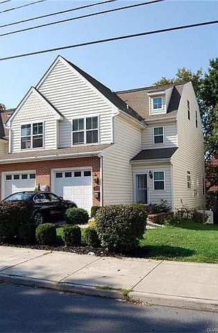 2nd image of 723 Evans St